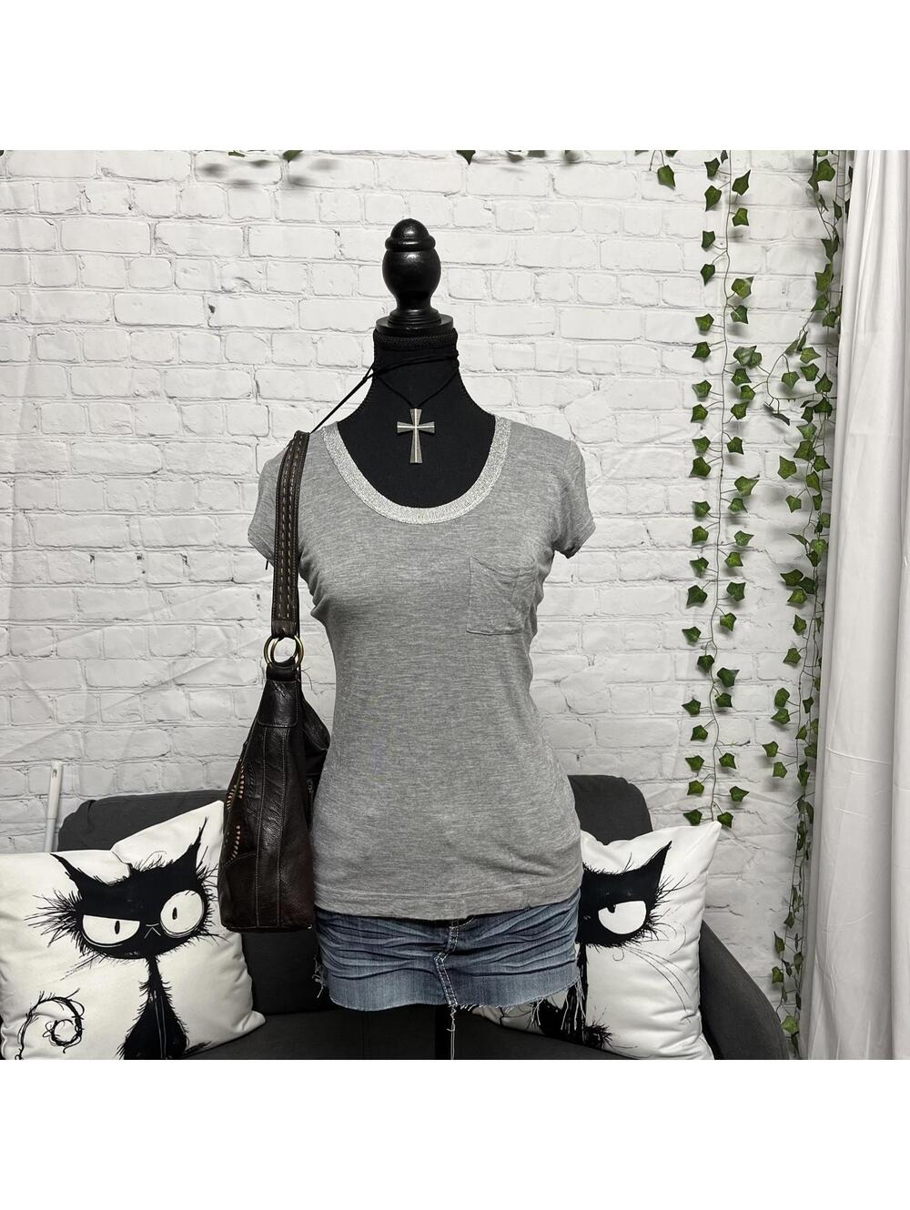 Calvin Klein Grey Scoop Neck Short Sleeve T-Shirt W Silver Chains Neck Sz XS - Picture 8 of 8